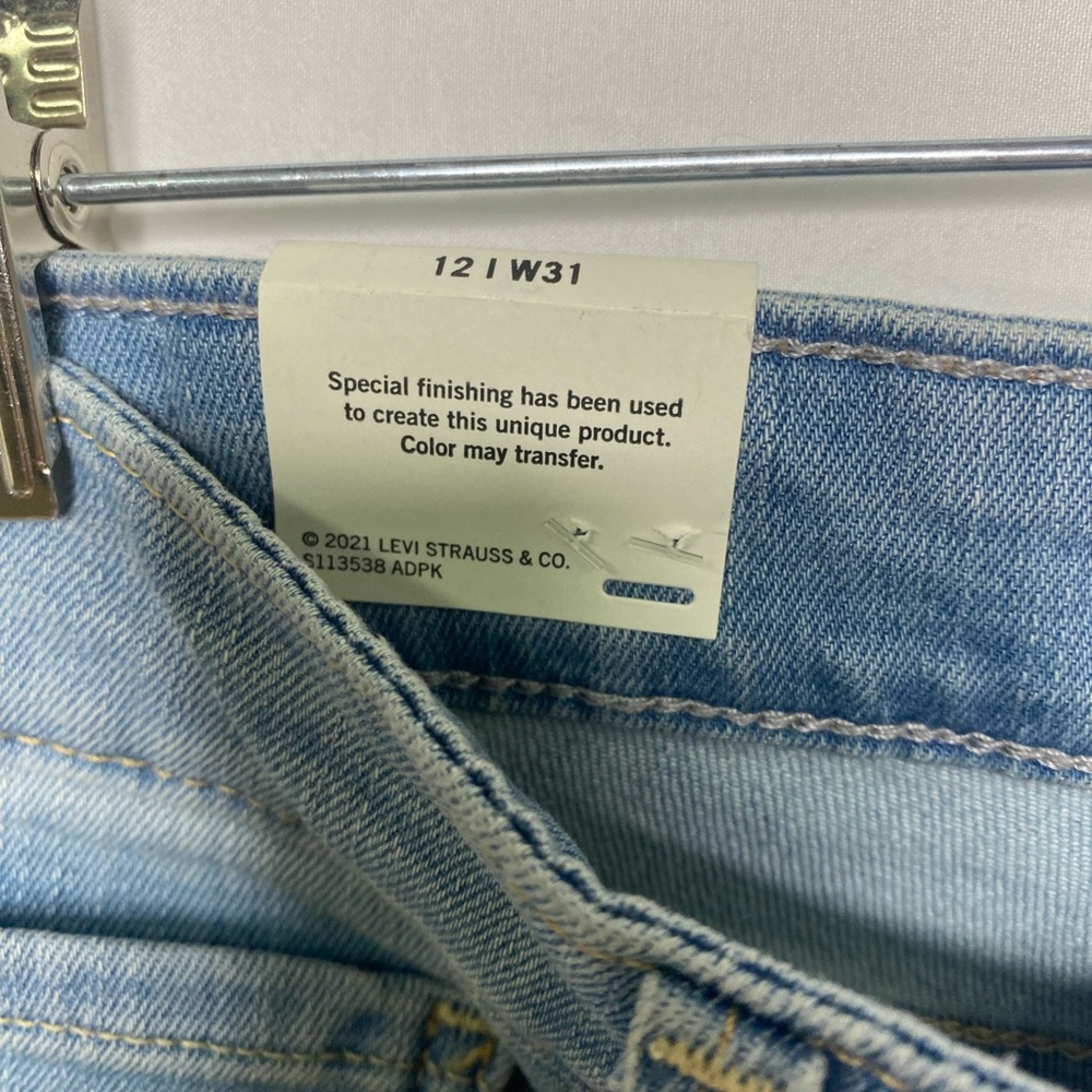 NWT Short jeans, Levis streuss light blue color 12/31 - Picture 6 of 7